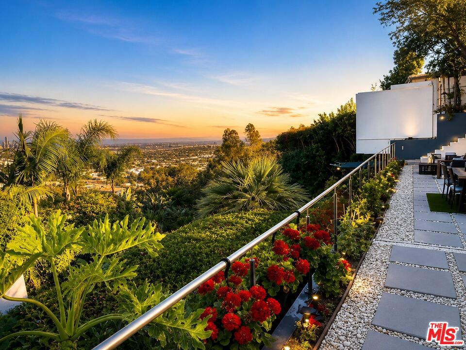 8380 Hollywood Property Photo 49
