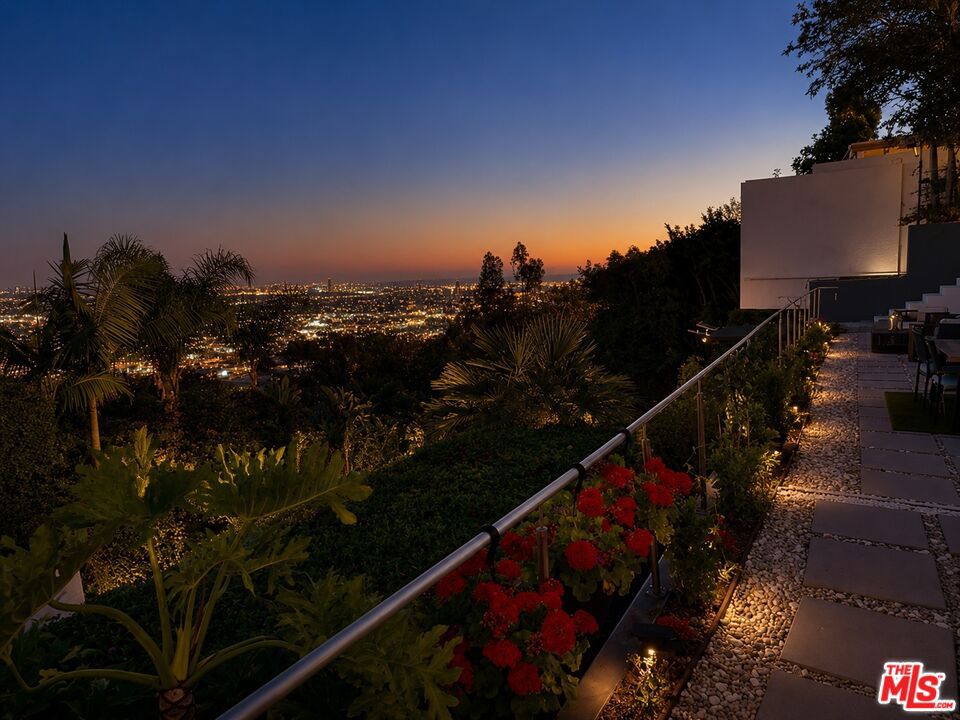 8380 Hollywood Property Photo 59