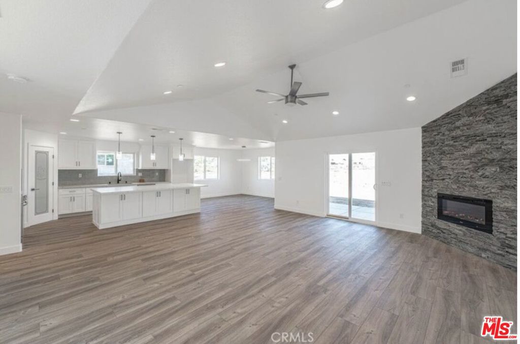 11548 11th Avenue Property Photo 8