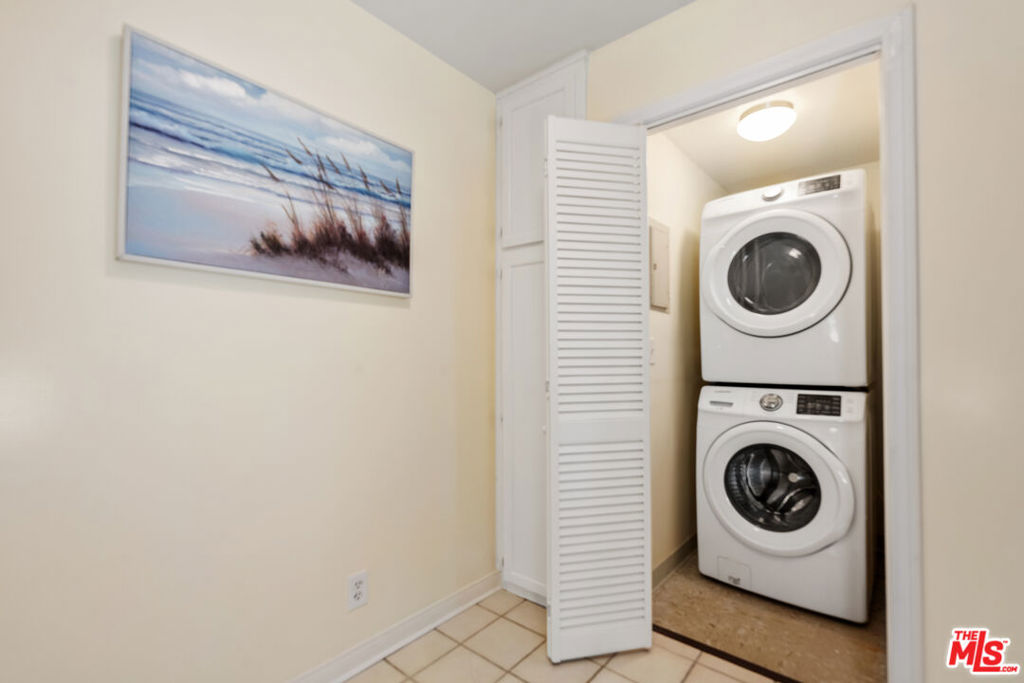 1375 Kelton Avenue 104 Property Photo 15