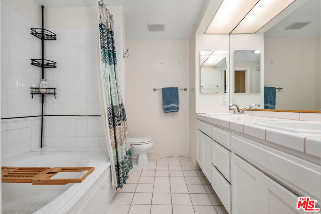 1375 Kelton Avenue 104 Property Photo 20