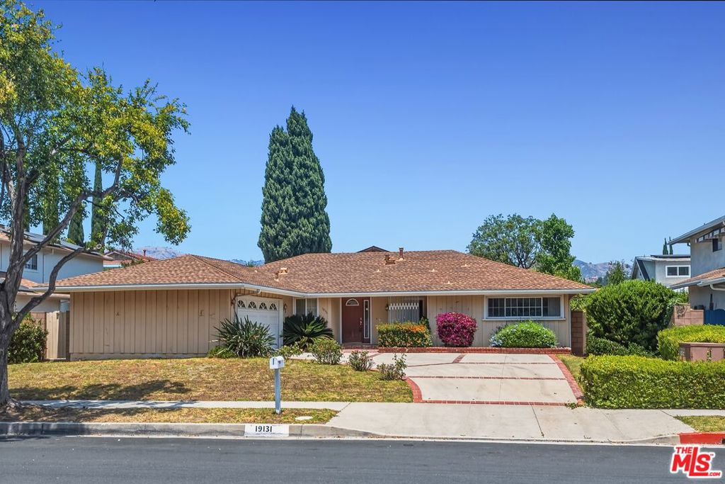 19131 Tulsa Street Property Photo 2