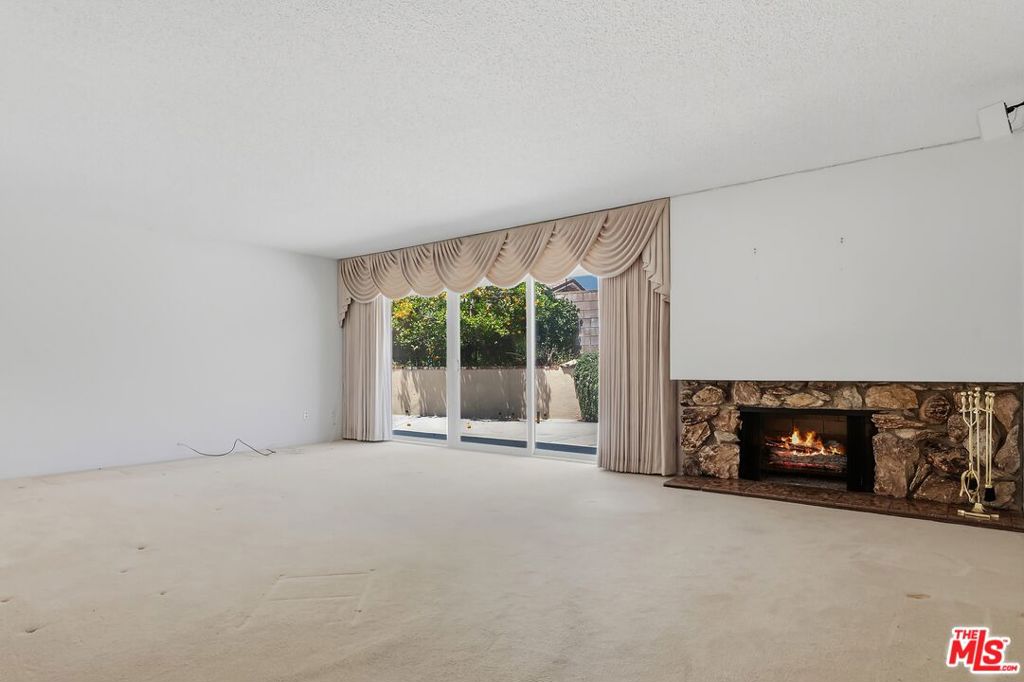 19131 Tulsa Street Property Photo 6