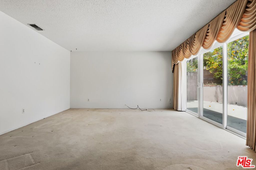 19131 Tulsa Street Property Photo 8