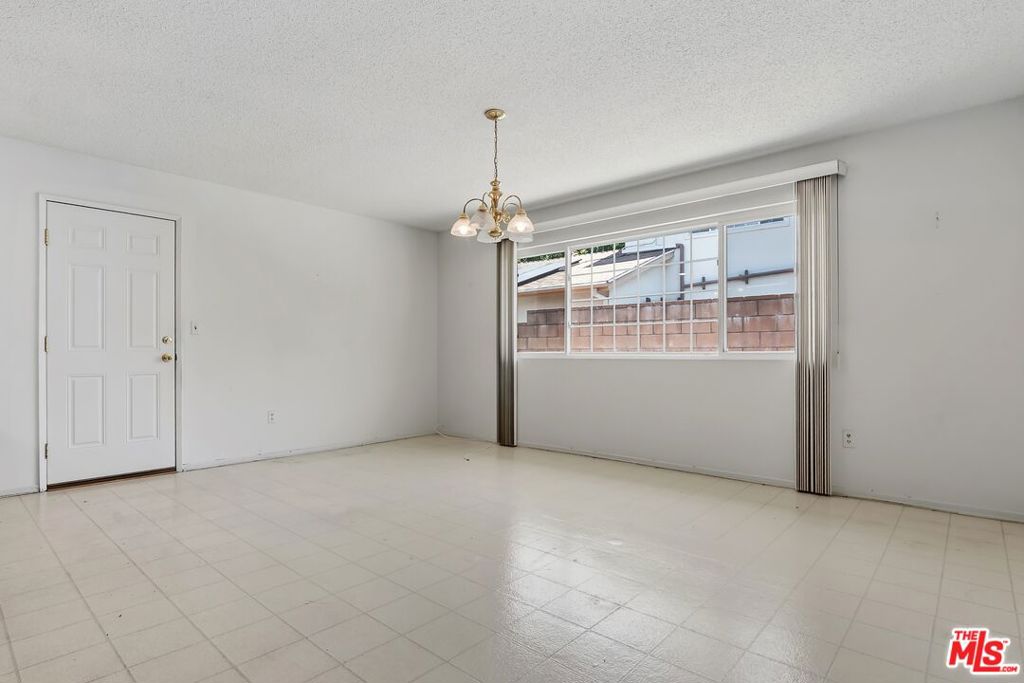 19131 Tulsa Street Property Photo 10