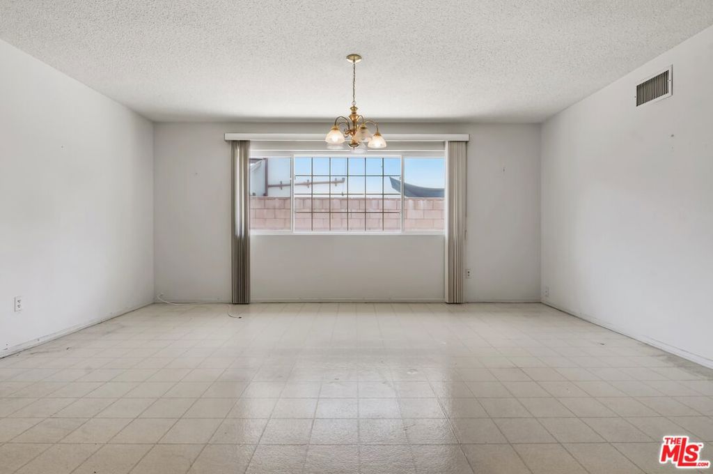 19131 Tulsa Street Property Photo 11