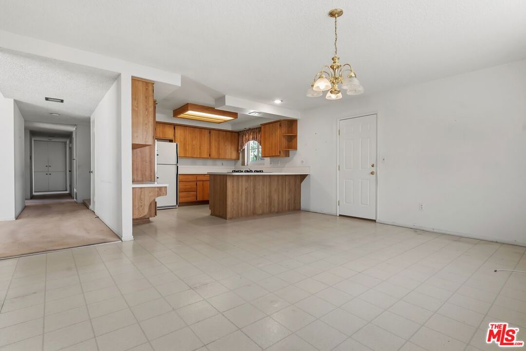19131 Tulsa Street Property Photo 12