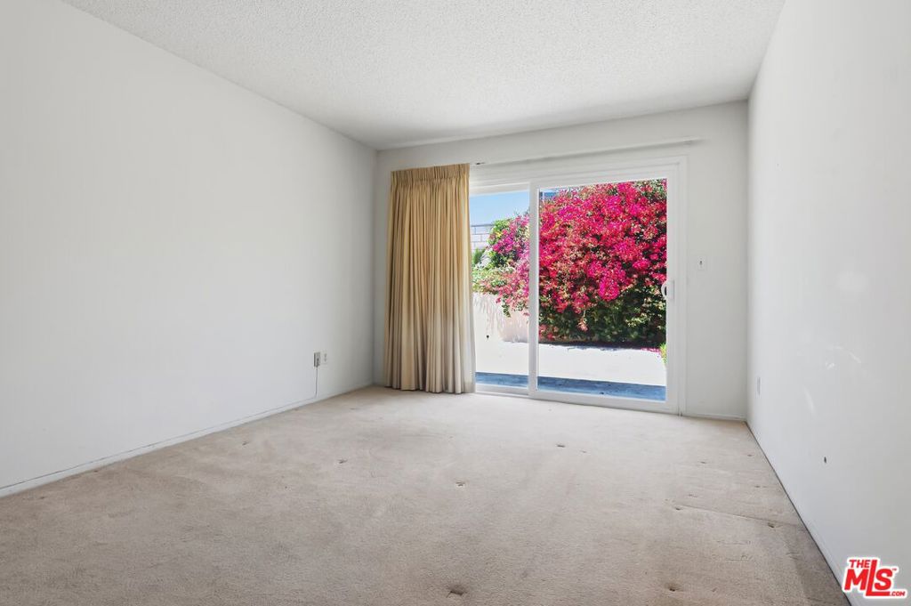 19131 Tulsa Street Property Photo 17