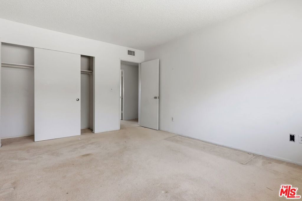 19131 Tulsa Street Property Photo 22