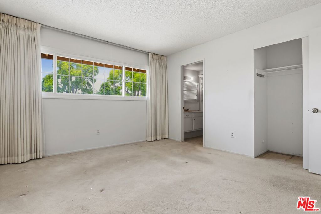 19131 Tulsa Street Property Photo 24