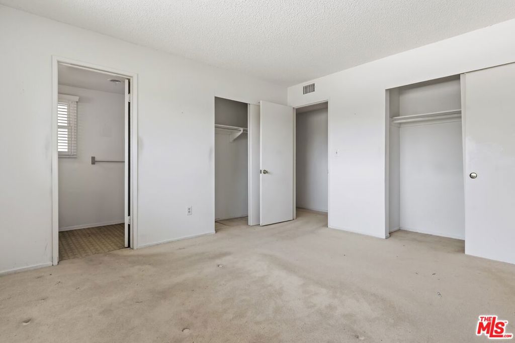 19131 Tulsa Street Property Photo 25