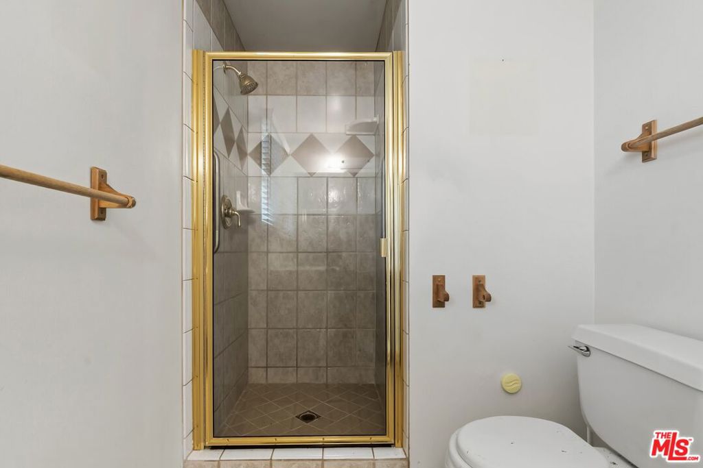 19131 Tulsa Street Property Photo 27