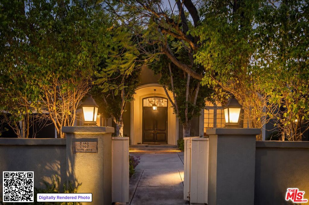 5425 Encino Avenue Property Photo 3