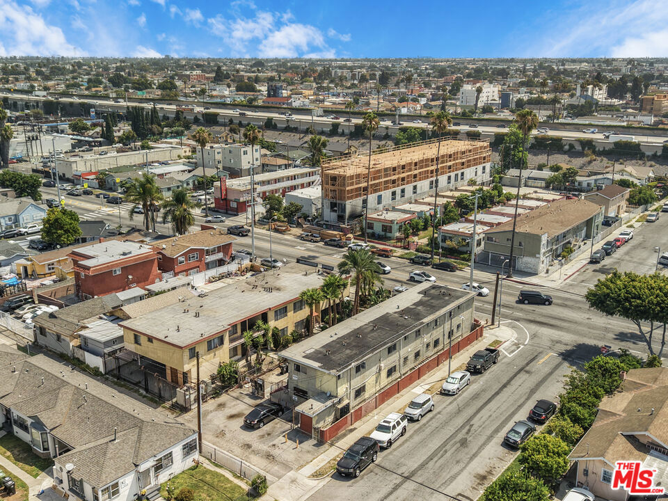 7427 S Figueroa Street Property Photo 13