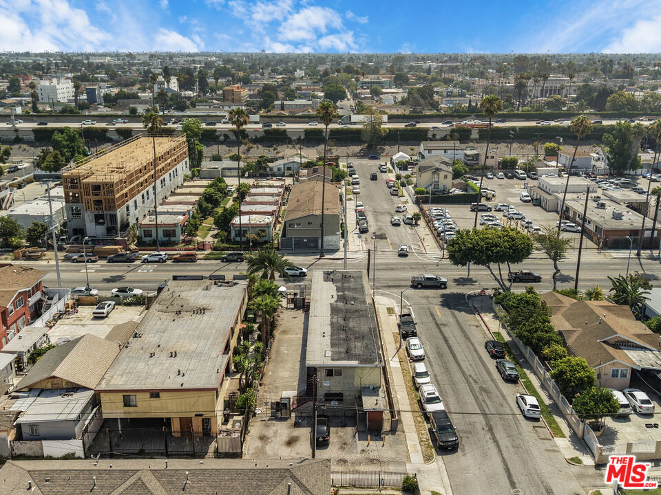 7427 S Figueroa Street Property Photo 14