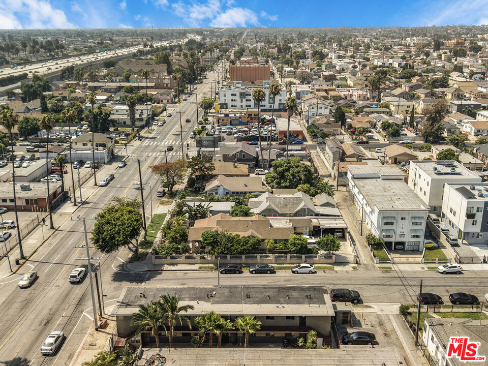7427 S Figueroa Street Property Photo 15