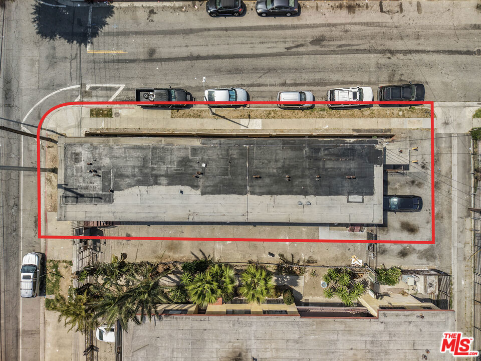 7427 S Figueroa Street Property Photo 17