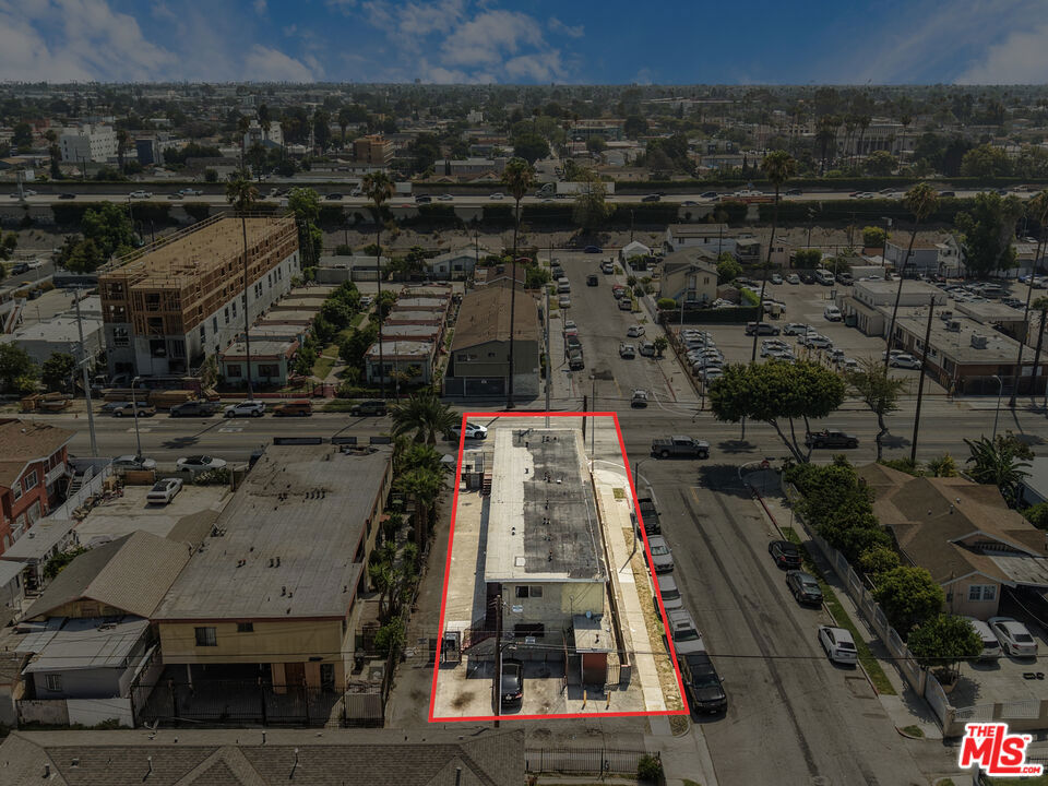 7427 S Figueroa Street Property Photo 18