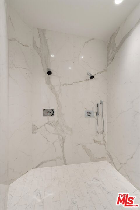 9422 Readcrest Drive Property Photo 30