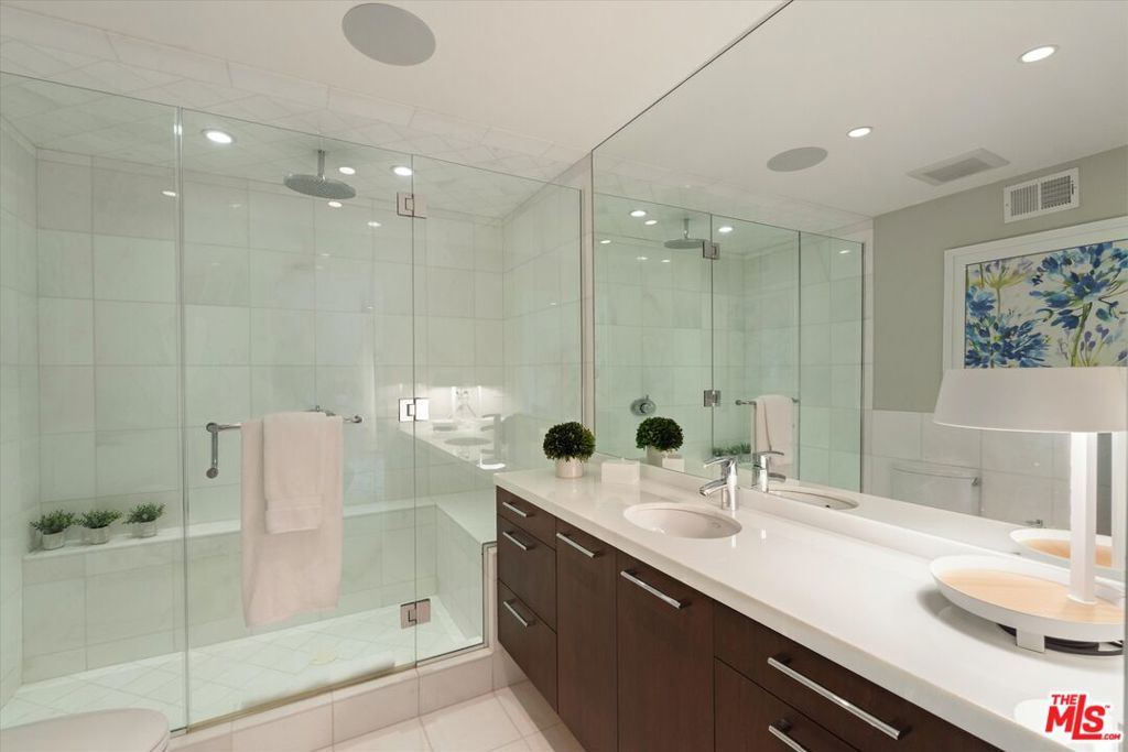9422 Readcrest Drive Property Photo 36