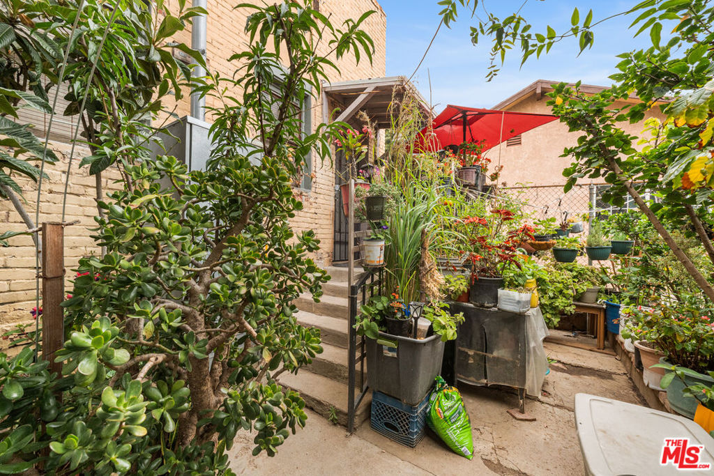 600 S Ditman Avenue Property Photo 19