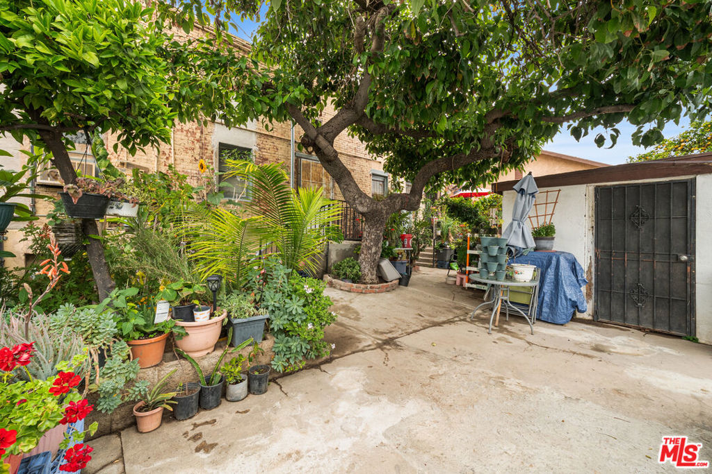 600 S Ditman Avenue Property Photo 22