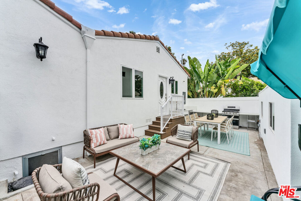 256 N Doheny Drive Property Photo 30