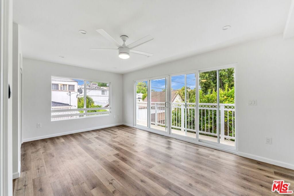 256 N Doheny Drive Property Photo 39
