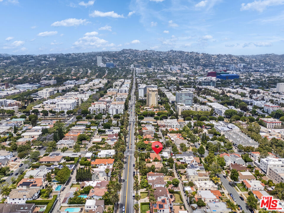 256 N Doheny Drive Property Photo 44