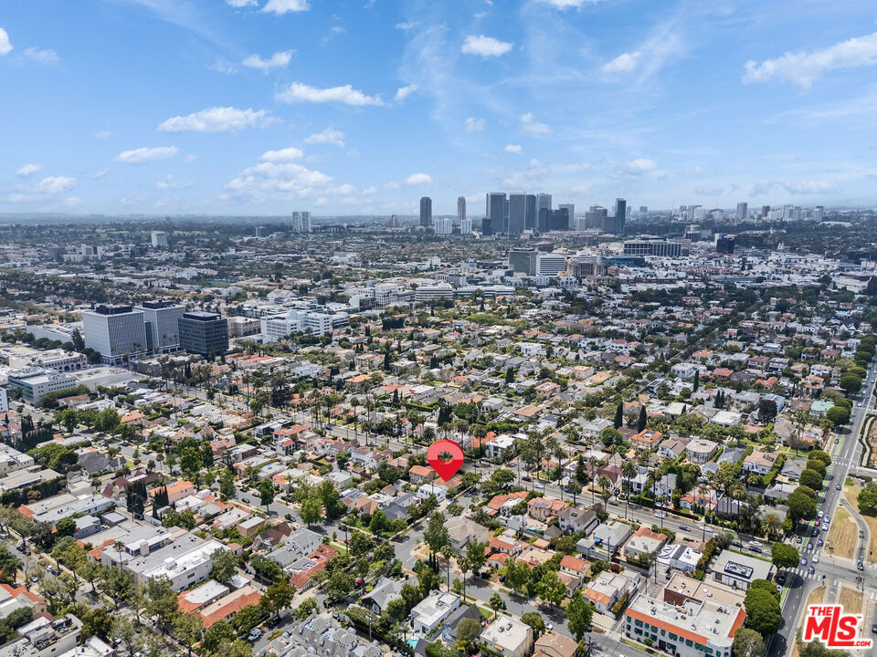 256 N Doheny Drive Property Photo 45