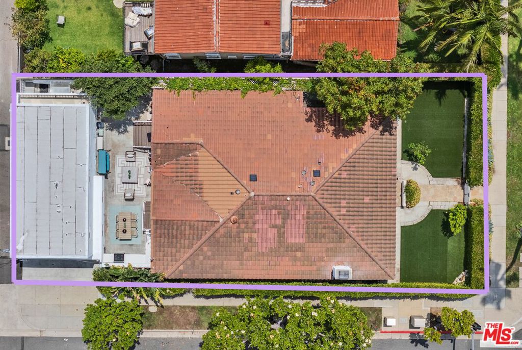 256 N Doheny Drive Property Photo 46