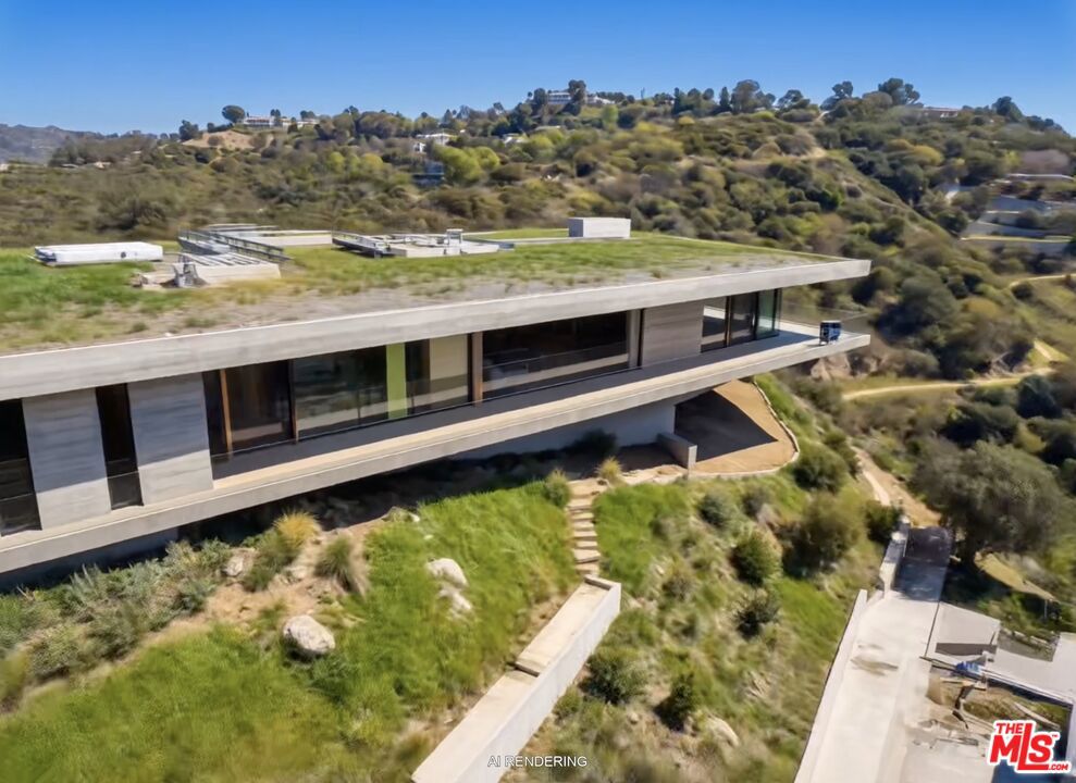 13511 Mulholland Drive Property Photo 11