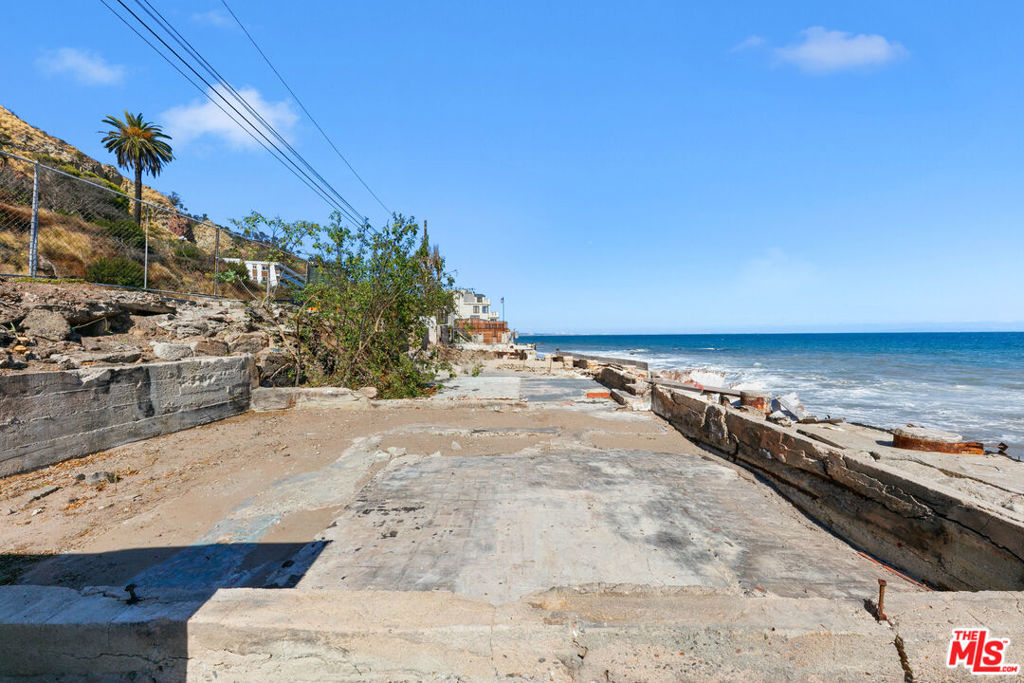 20812 Pacific Coast Highway Property Photo 4