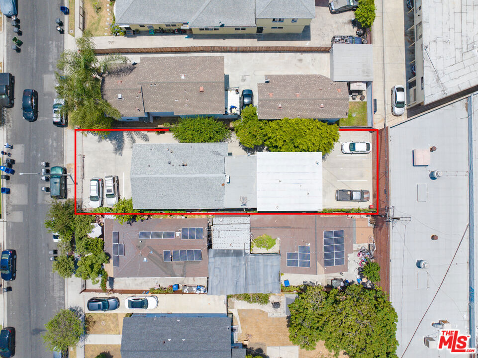 2037 S Burnside Avenue Property Photo 10