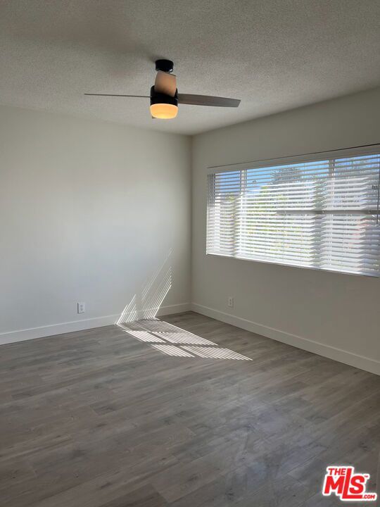 2037 S Burnside Avenue Property Photo 16