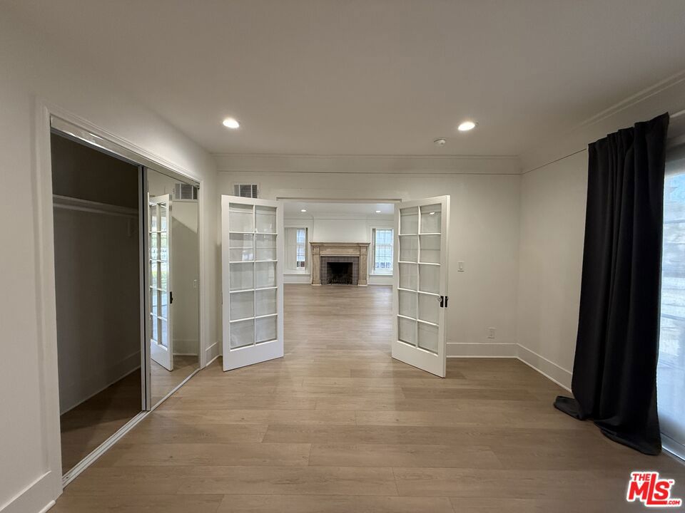 830 S Norton Avenue Property Photo 3