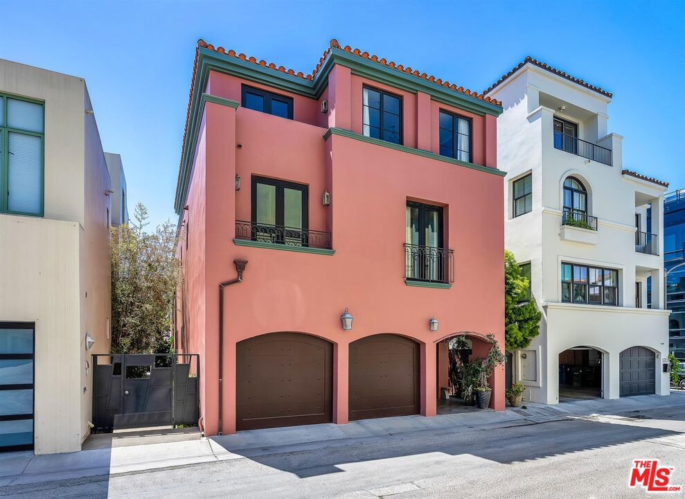 5205 Via Donte Property Photo 2