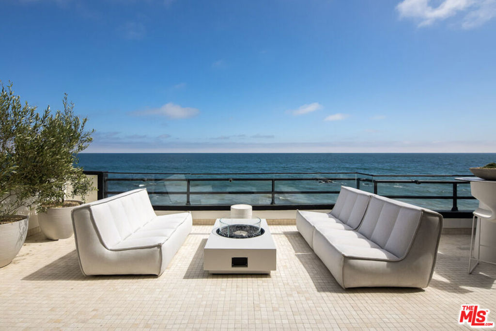 20802 Pacific Coast Highway Property Photo 3