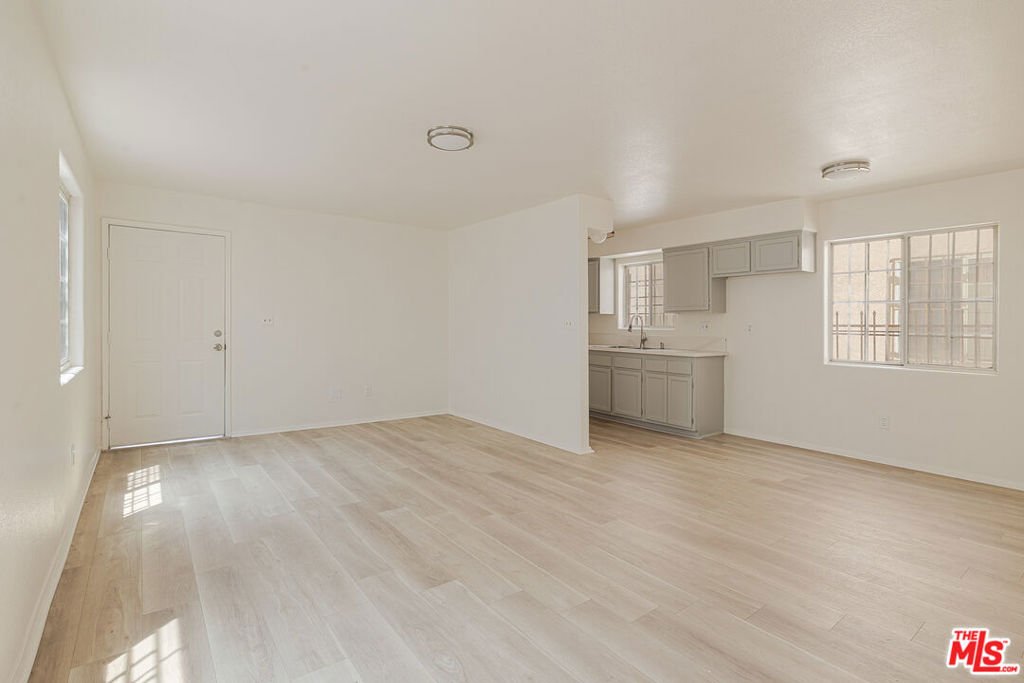 8624 S Main Street Property Photo 5