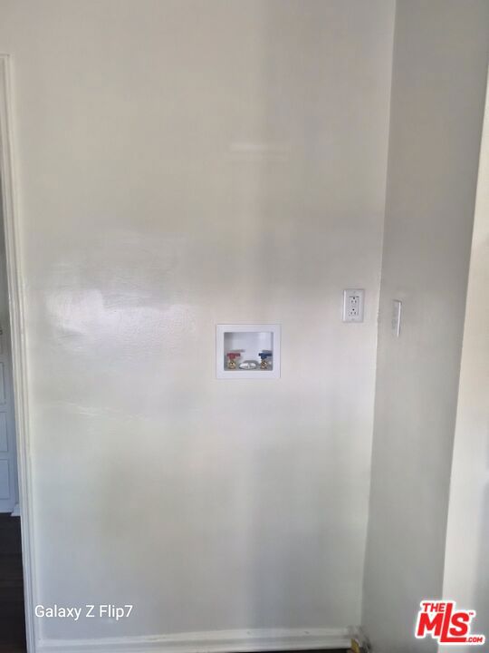 4426 S Victoria Avenue Property Photo 7