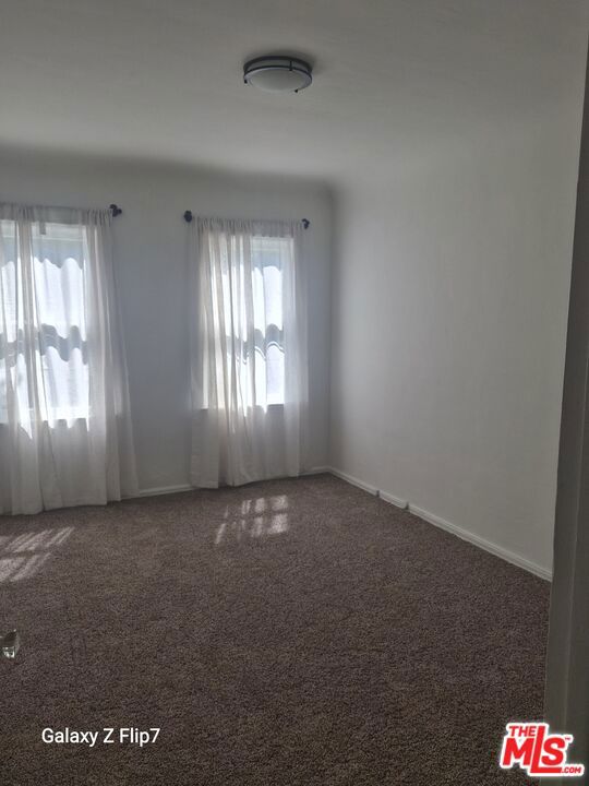 4426 S Victoria Avenue Property Photo 8