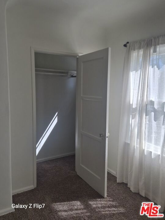 4426 S Victoria Avenue Property Photo 9