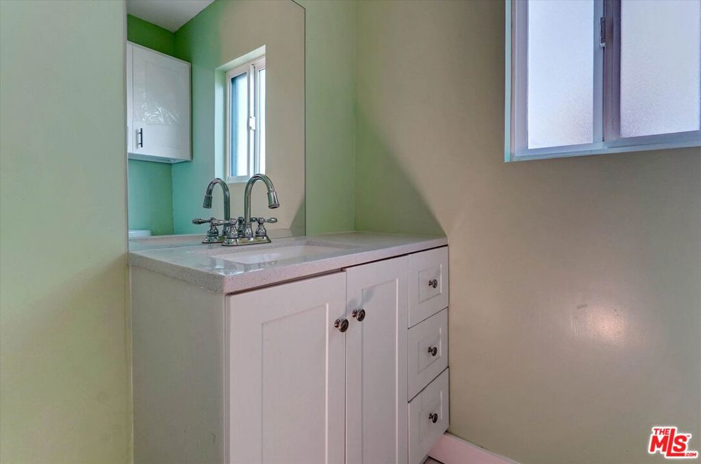 5726 Woodman Avenue 4 Property Photo 4
