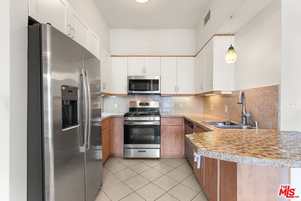 267 S San Pedro Street 623 Property Photo 12
