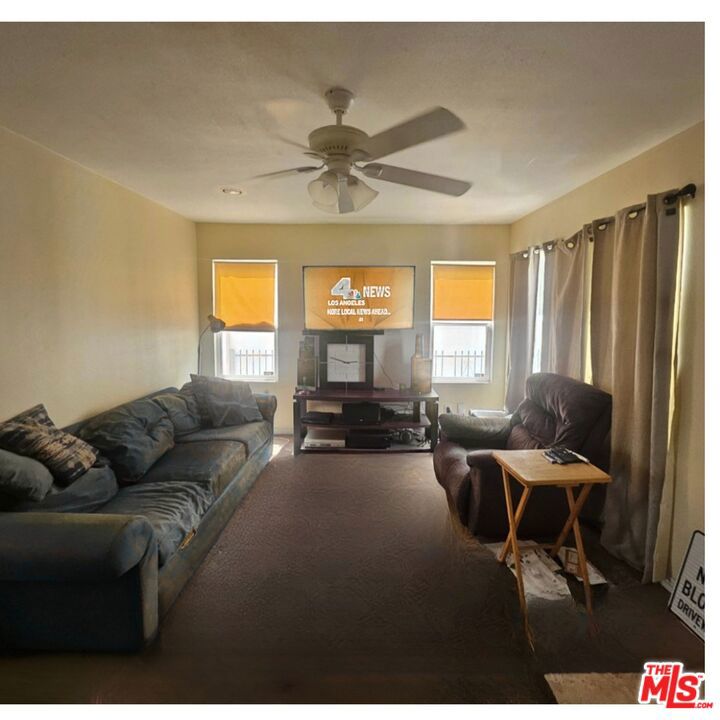 1738 W 66th Street Property Photo 3