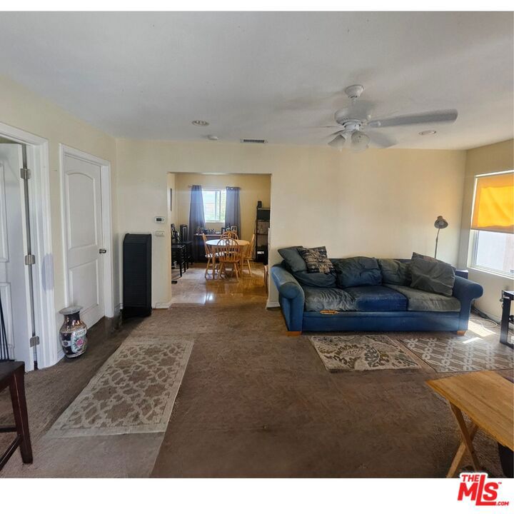 1738 W 66th Street Property Photo 4
