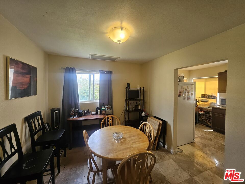 1738 W 66th Street Property Photo 6