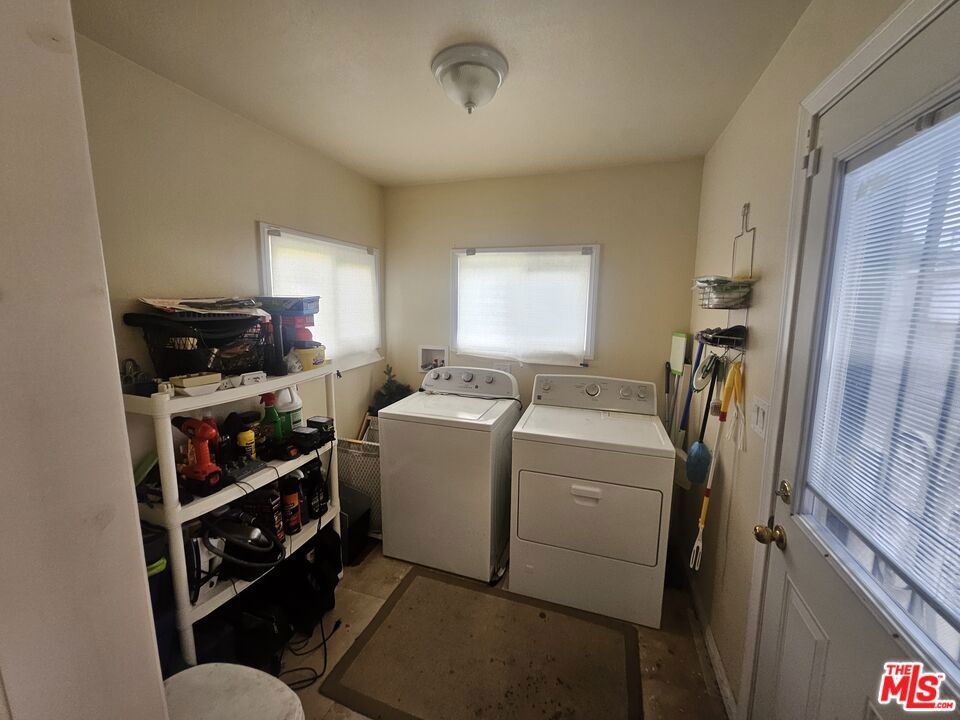 1738 W 66th Street Property Photo 10