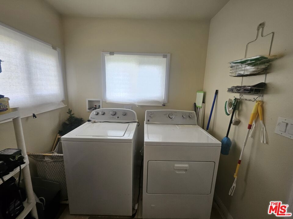 1738 W 66th Street Property Photo 11