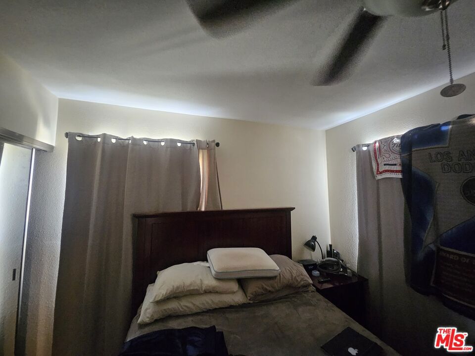 1738 W 66th Street Property Photo 17